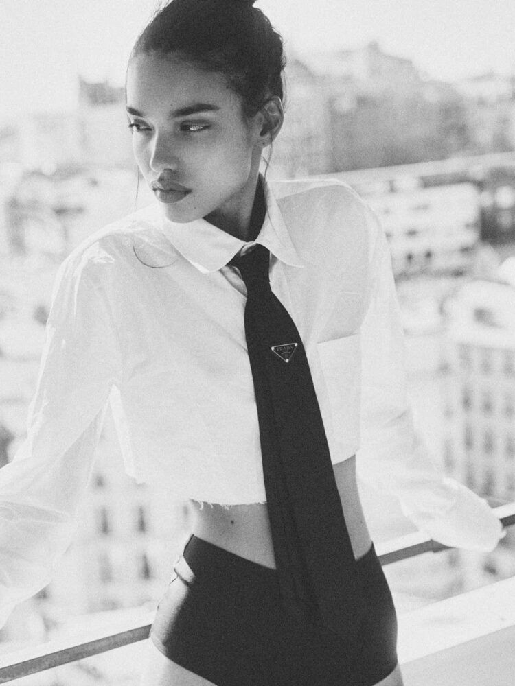42-maria-l-main-book-nur-model-management-srls