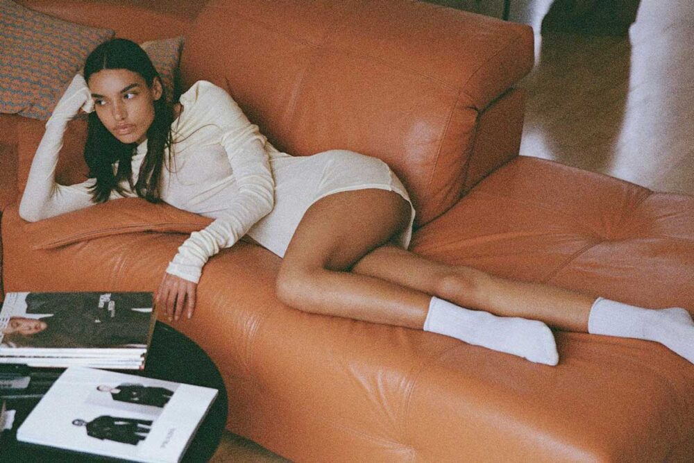 8-maria-l-main-book-nur-model-management-srls