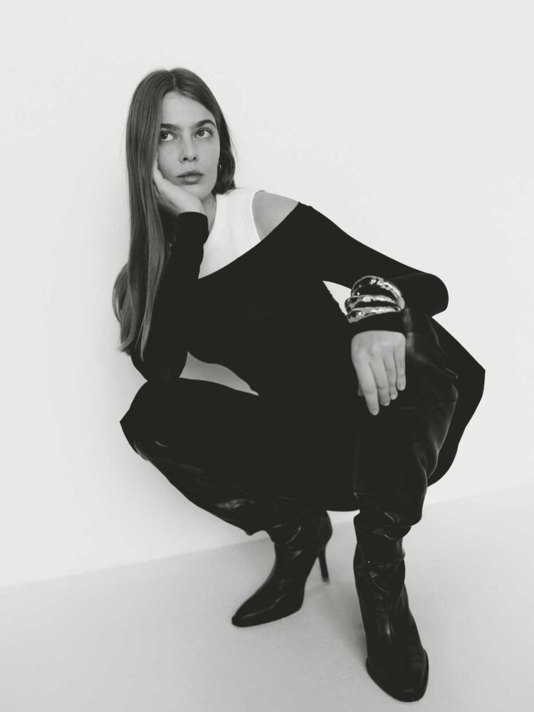 lucy-weronika-walijewska-as-management-(17)