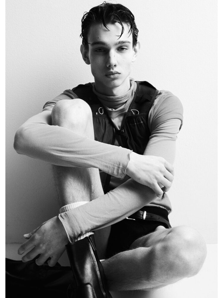 daniil-sarokin-artur-szymocha-uncover-models-(40)