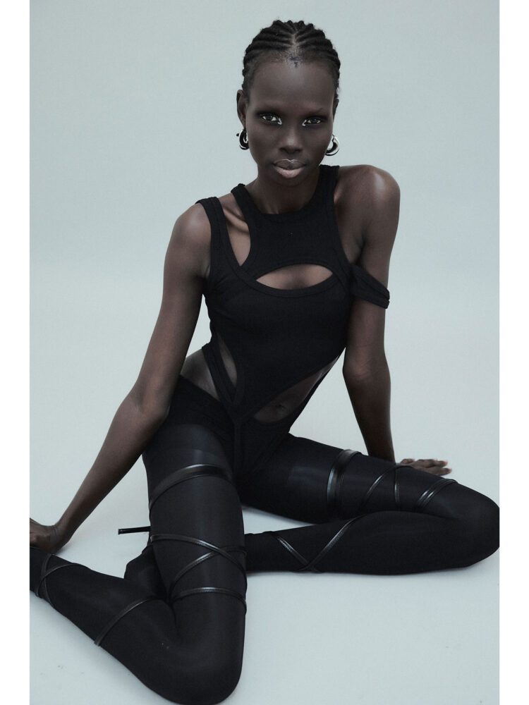 15-nyakuer-test-ursu-row-model-mgmt-srl