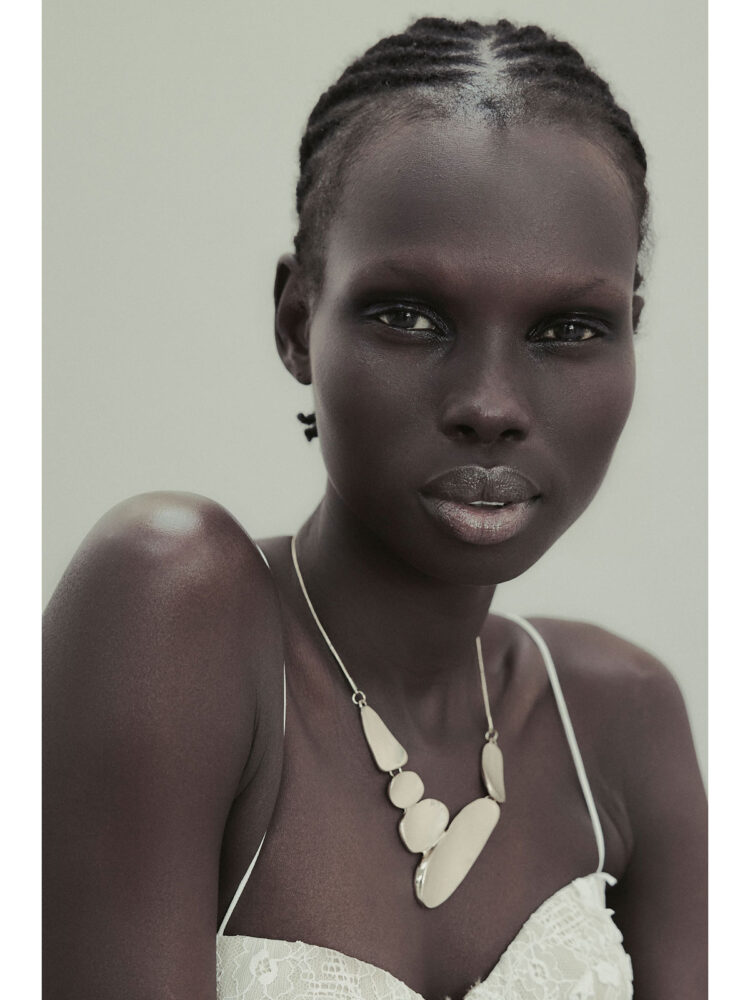 23-nyakuer-test-ursu-row-model-mgmt-srl