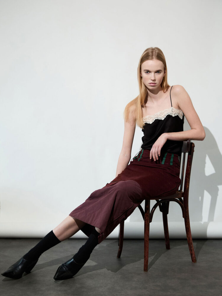 Vale╠Βrie-van-den-A&B-Studio-Tulip-Models-02
