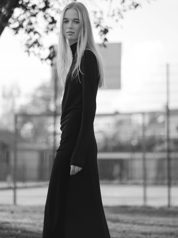 Vale╠Βrie-van-den-Berg-Jolijn-Snijders-Tulip-Models-11