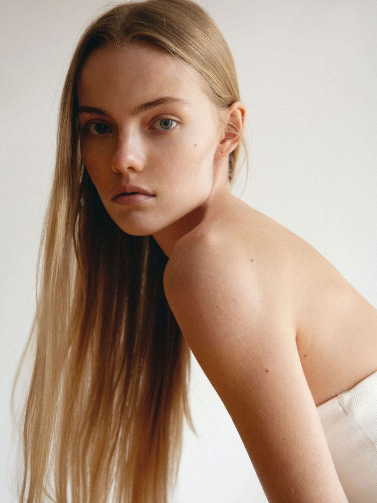 ek-natalia-erdman-full-uncover-models-(1)