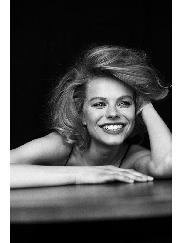 Julia18514bw